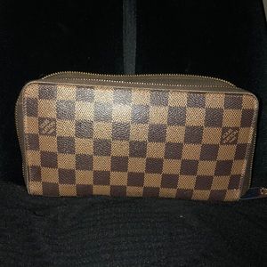 Zippy LV wallet- great condition.